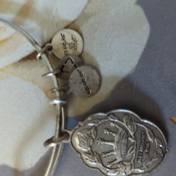 Bangle braclet - Picture 2 of 2